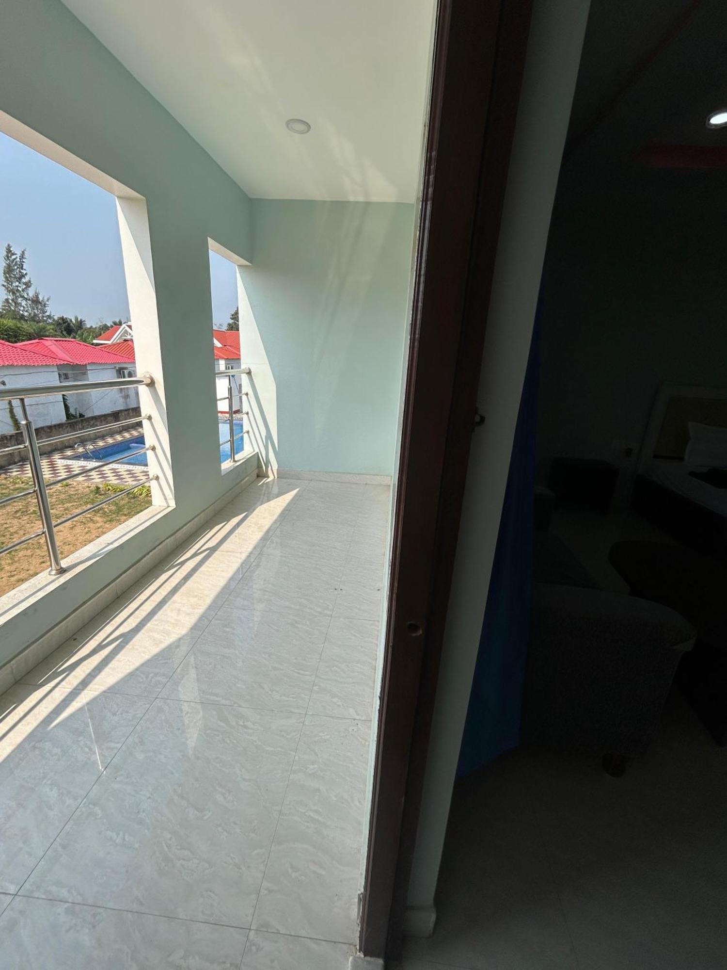 Prantik Hotel And Resorts Tajpur Exterior photo
